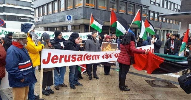 ABD&#039;nin Kudüs kararı Almanya&#039;da protesto edildi