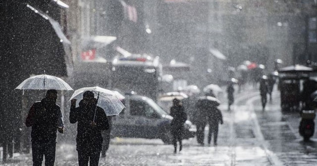 İstanbul hava durumu: AKOM uyarmıştı! Sağanak yağış başladı