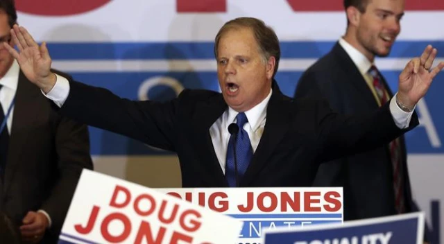 Alabama&#039;da kazanan, Demokrat aday Jones