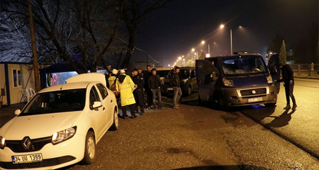 Aydın&#039;da şüpheli zırhlı araçtan silah çıktı