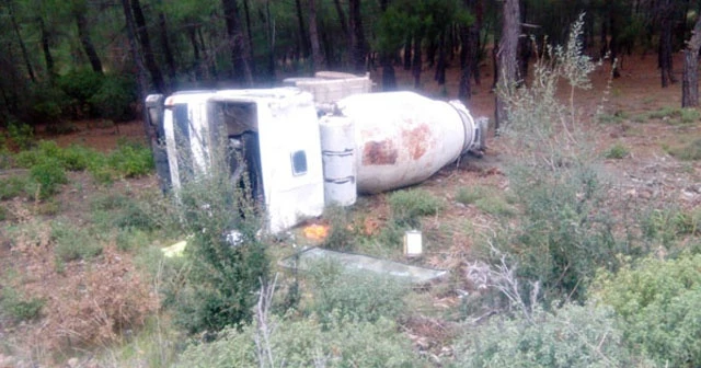 Balıkesir’de beton mikseri takla attı