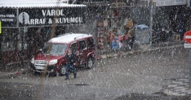 Balıkesir’in yüksek kesimleri beyaza büründü