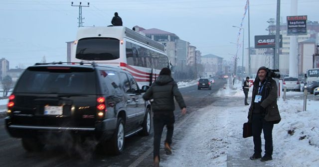 Başbakan Yıldırım’a ulaşabilmek için metrelerce koştu