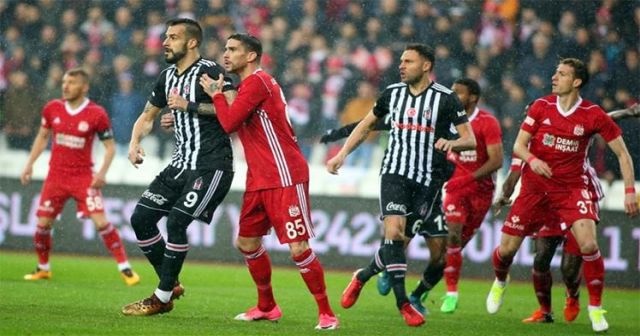 Beşiktaş deplasmanda DG Sivasspor&#039;a 2-1 yenildi