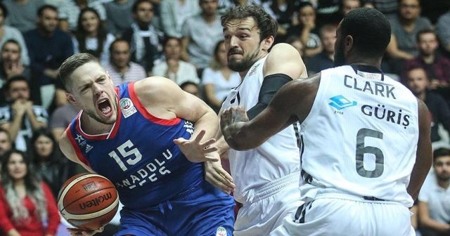 Beşiktaş Sompo Japan, Anadolu Efes&#039;i mağlup etti