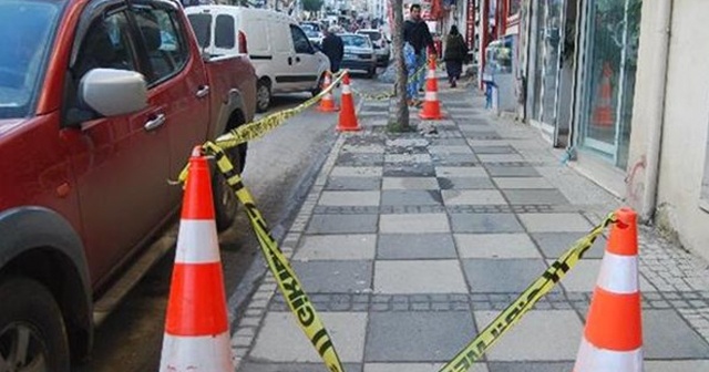 Binadan düşen beton parçası öğretmeni ağır yaraladı