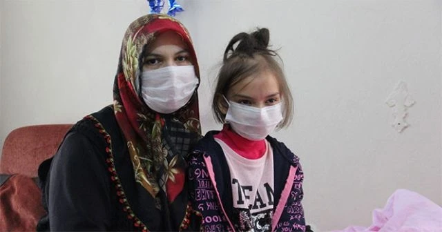 Böbrek kanseri hastası küçük Nilüfer’e tedavi desteği