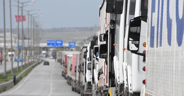 Bulgaristan'a açılan sınır kapılarında tır kuyruğu
