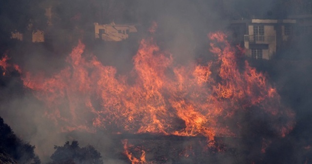 California&#039;da orman yangını yayılıyor