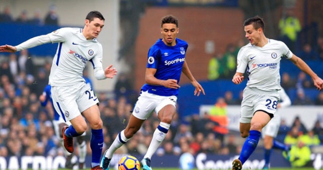 Chelsea Everton&#039;a takıldı