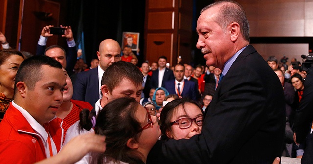 Cumhurbaşkanı Erdoğan &#039;Engelleri Aşanlar 2017&#039; ödüllerini verdi