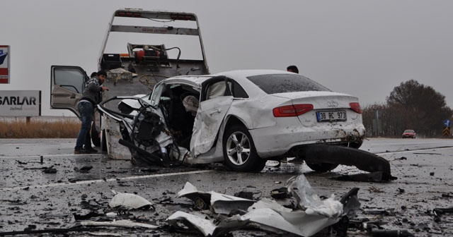 Eskişehir&#039;de trafik kazası; 2 ölü 2 yaralı