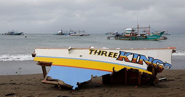 Filipinler&#039;de tayfun 8 kişinin ölümüne neden oldu!