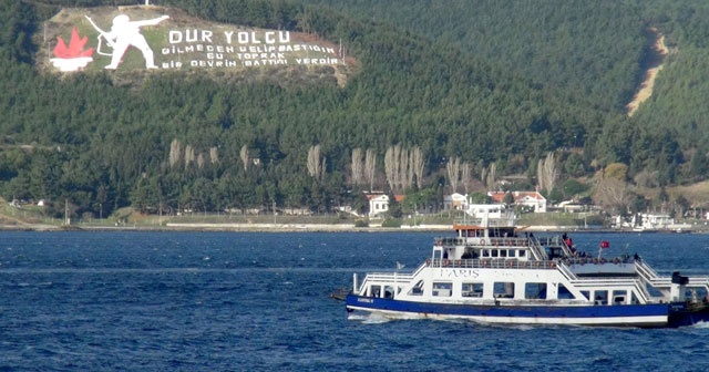 Gökçeada&#039;da feribot seferlerine fırtına engeli