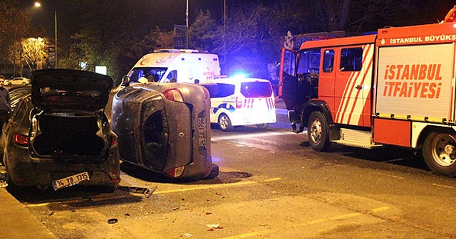 İçinde oturdukları aracın üzerine otomobil uçtu