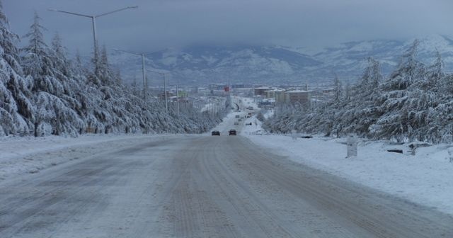 Isparta&#039;da kar yağışı