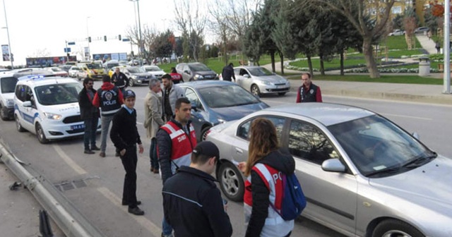 İstanbul&#039;da 39 ilçeye giriş-çıkışlar tutuldu