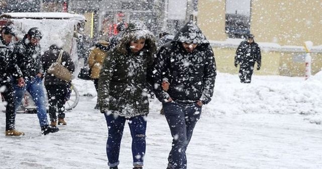 Kar yağışı başladı mı? İstanbul’da kar yağacak mı? Balkanlar&#039;dan kar geliyor!