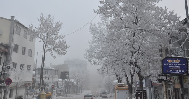 Kars eksi 25’i gördü, soğuktan her yer dondu