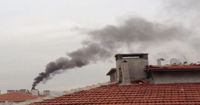 Keşan’da bacalarda kara dumanlar yükseliyor