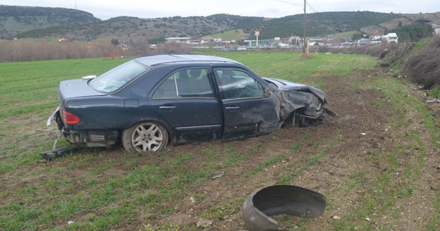 Kontrolden çıkan araç takla attı: 5 yaralı