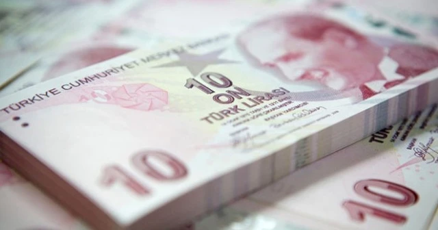 Lisans öğrencilerine 450 lira burs verilecek
