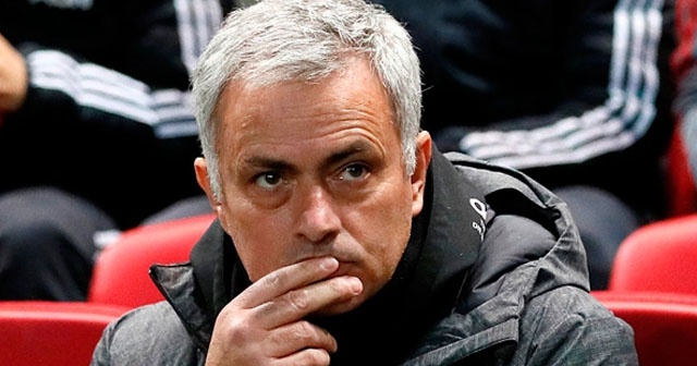 Manchester United&#039;da Mourinho depremi