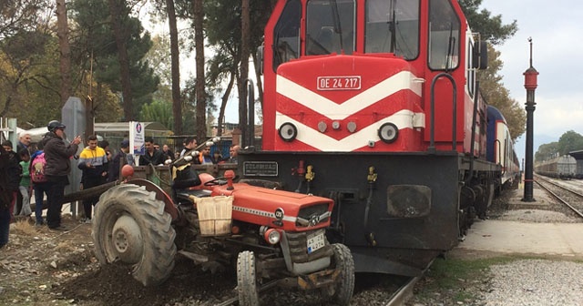 Manisa&#039;da hemzemin geçitte kaza: 1 yaralı