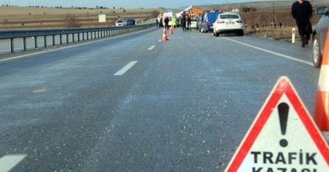 Mersin&#039;de trafik kazası: 15 yaralı