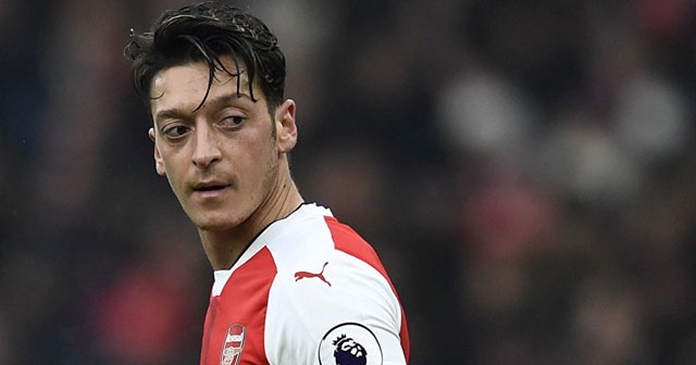 Mesut Özil&#039;den çılgın talep