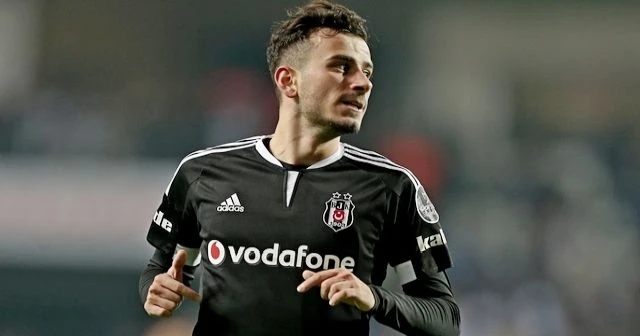 Oğuzhan Özyakup’a plaket verildi