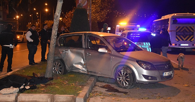 Refüjdeki ağaca çarpan otomobil takla attı: 1 ölü