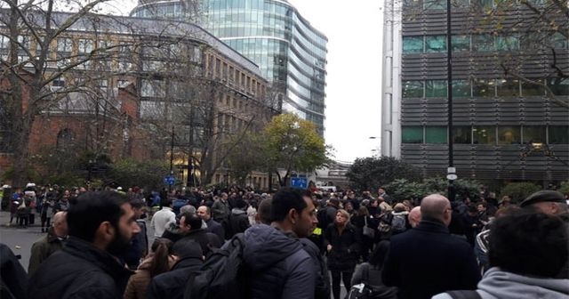 Londra&#039;da metro istasyonu kapatıldı