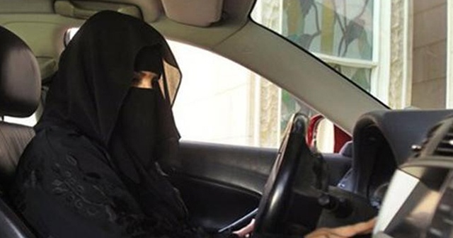 Suudi Arabistan&#039;da kadınlar kamyon ve motosiklet de kullanabilecek