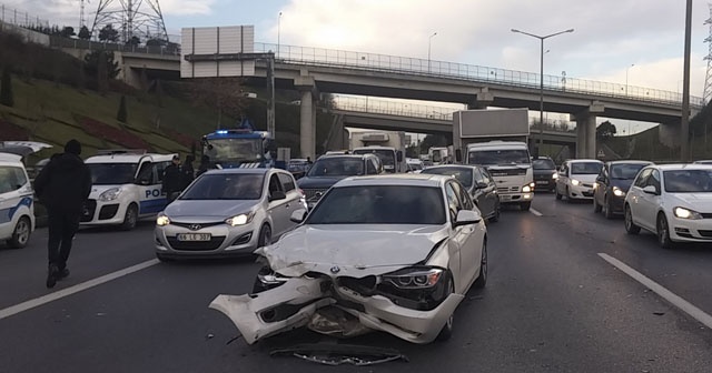 TEM’de zincirleme kaza: 4 polis yaralı