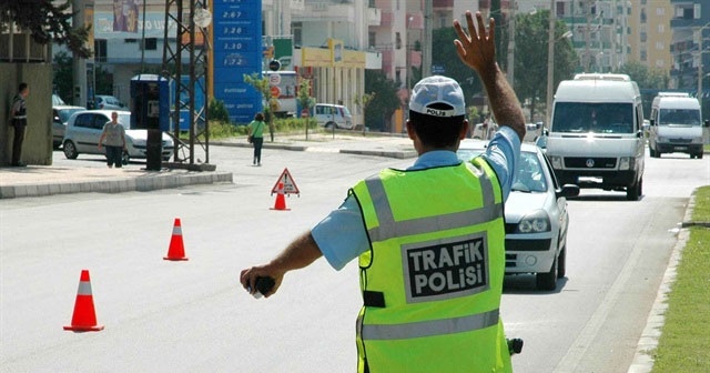 Trafik polisine 50 TL rüşvete 1 yıl 8 ay hapis