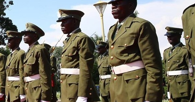 Uganda’da ordu parlamentoyu bastı