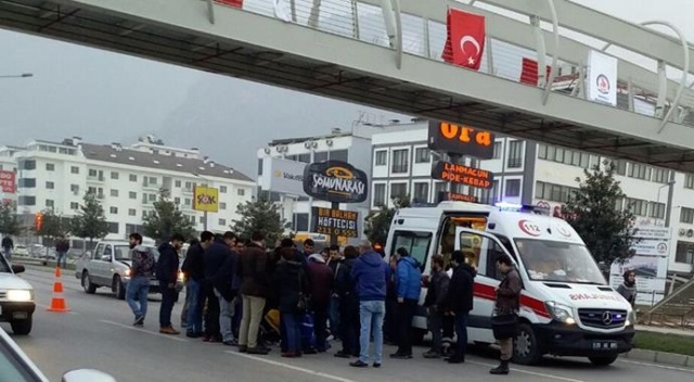 Yolun karşısına geçmeye çalışan kıza kamyonet çarptı