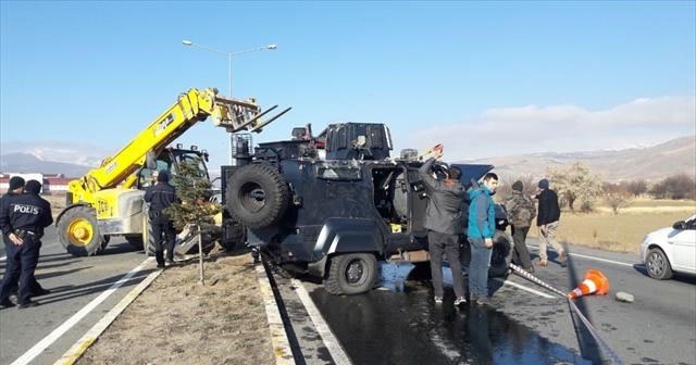 Zırhlı polis aracı devrildi: 2 yaralı