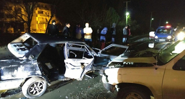 Zonguldak’ta iki otomobil çarpıştı: 5 yaralı