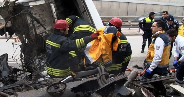 112 çalışanı, üşüyen yaralının üstüne montunu örttü