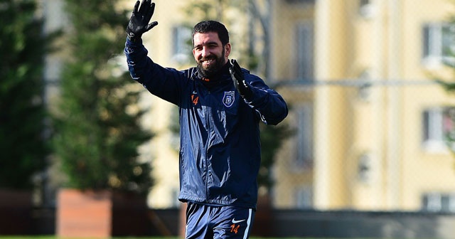 Arda Turan Başakşehir ile ilk antrenmanına çıktı