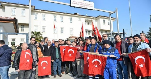 Belediye çalışanları &#039;Zeytin Dalı&#039; için gönüllü oldu