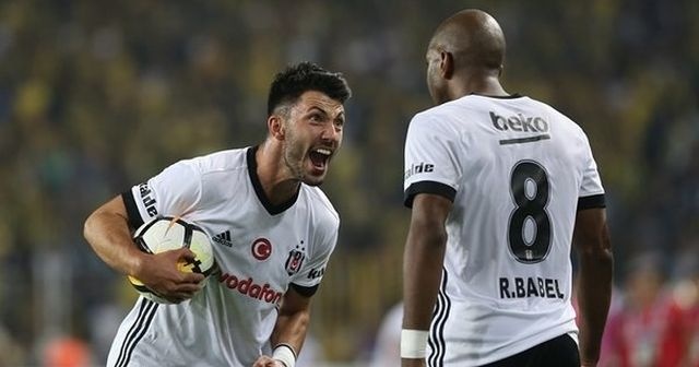 Beşiktaş&#039;ta Tolgay Arslan yeni sözleşme imzaladı