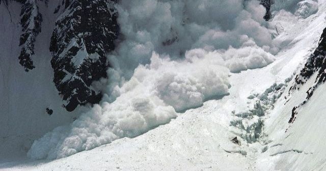 Bitlis&#039;te askeri timin üzerine çığ düştü! Şehitlerimiz var