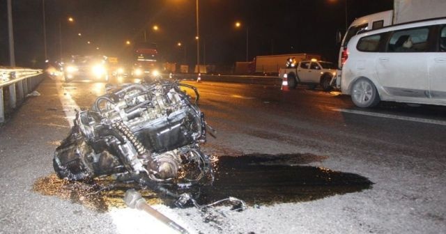 Bolu&#039;da kamyon otoyolda ters şeritte giden otomobille çarpıştı