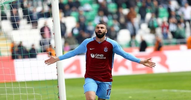 Burak Yılmaz, Trabzonspor&#039;un geçen sezonki gol sayısını geçti