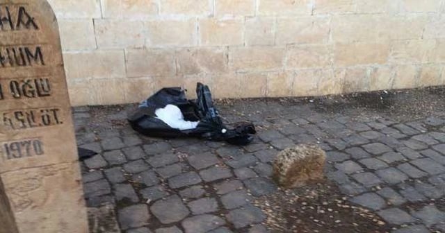 Cami bahçesinde kesik bacak bulundu