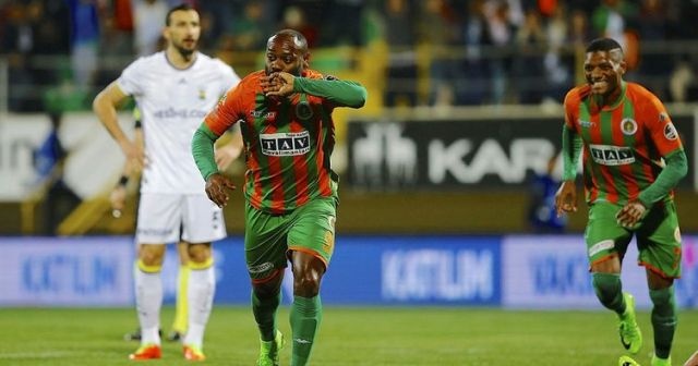 Çavuşoğlu: Vagner Love, Beşiktaş&#039;a hayırlı olsun