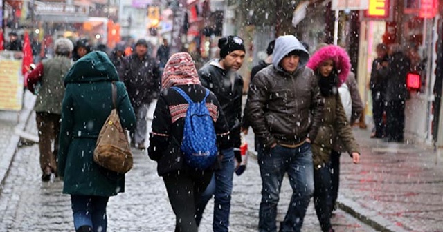 Edirne&#039;de yılın ilk kar yağışı başladı
